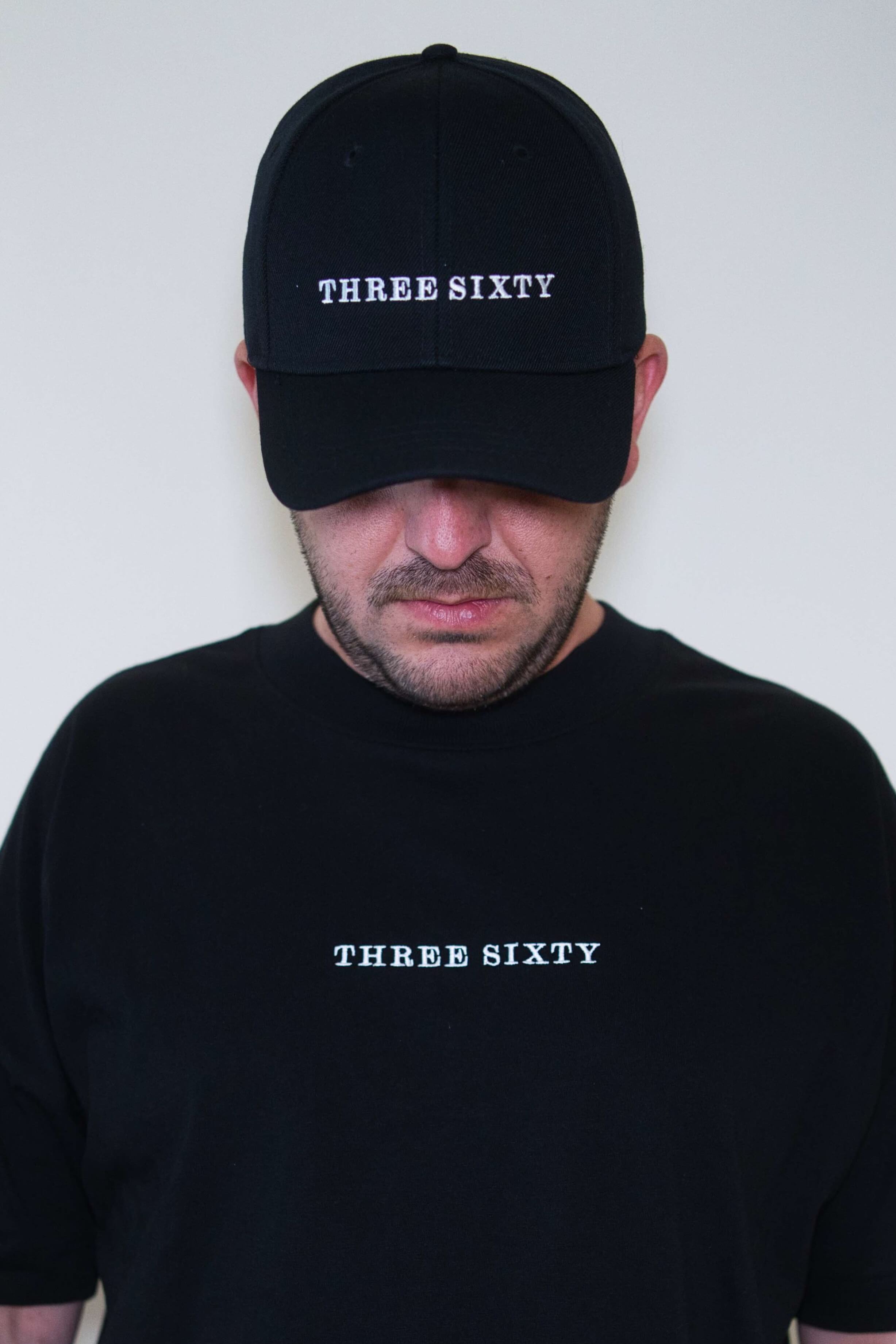 THREE SIXTY Shirt Facet Cut Graffiti nahe Frontansicht